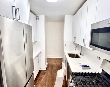 E 88th St - Photo Thumbnail 1