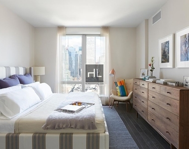Tenth Avenue - Photo Thumbnail 1