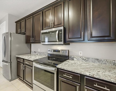 7903 Seminole Boulevard - Photo Thumbnail 6