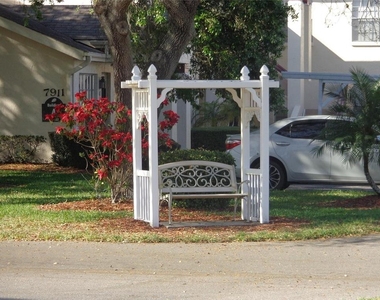 7910 Hardwick Drive - Photo Thumbnail 29
