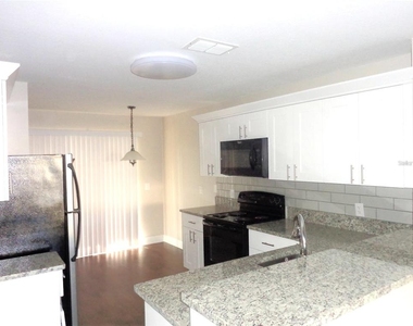 7910 Hardwick Drive - Photo Thumbnail 12