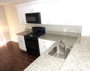 7910 Hardwick Drive - Photo Thumbnail 11