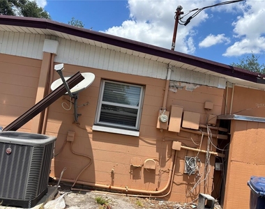 1320 Larsen Ln - Photo Thumbnail 4