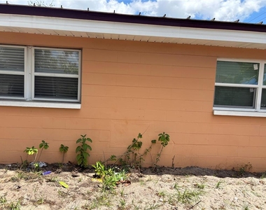 1320 Larsen Ln - Photo Thumbnail 3