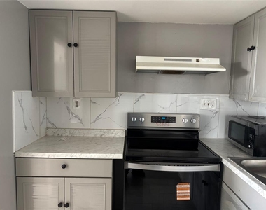 1320 Larsen Ln - Photo Thumbnail 21