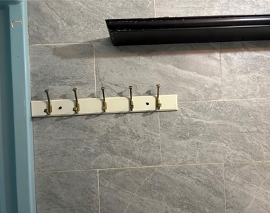 1320 Larsen Ln - Photo Thumbnail 11