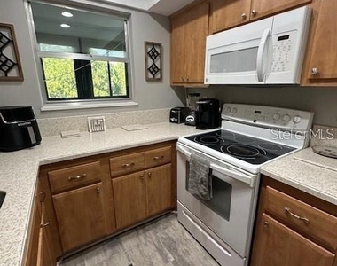 514 Windrush Bay Drive - Photo Thumbnail 7