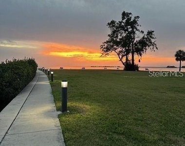 514 Windrush Bay Drive - Photo Thumbnail 20