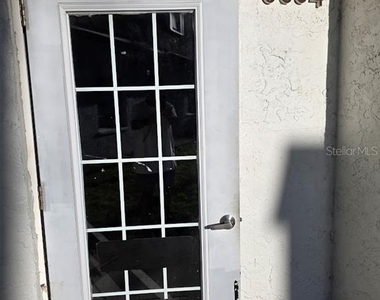 9004 Tudor Drive - Photo Thumbnail 7