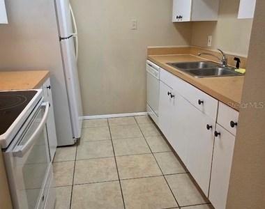 9004 Tudor Drive - Photo Thumbnail 11
