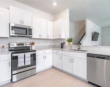 5095 Capri Harbor Drive - Photo Thumbnail 21