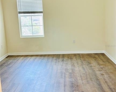 11152 Leland Groves Drive - Photo Thumbnail 2