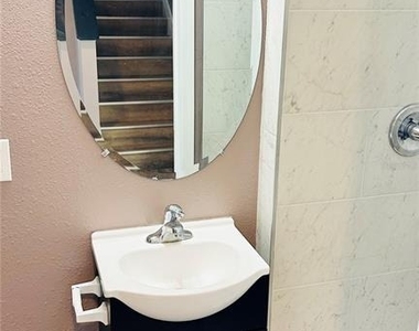 11152 Leland Groves Drive - Photo Thumbnail 4