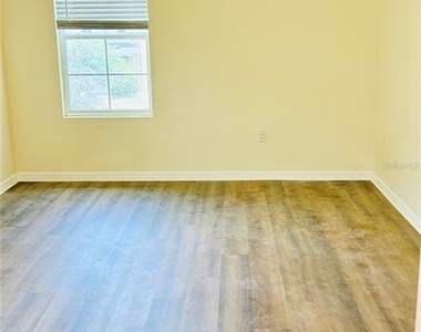 11152 Leland Groves Drive - Photo Thumbnail 14