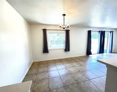 3121 Heartwood Avenue - Photo Thumbnail 8