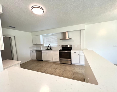 3121 Heartwood Avenue - Photo Thumbnail 6