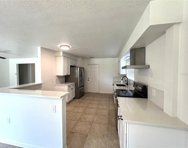 3121 Heartwood Avenue - Photo Thumbnail 4