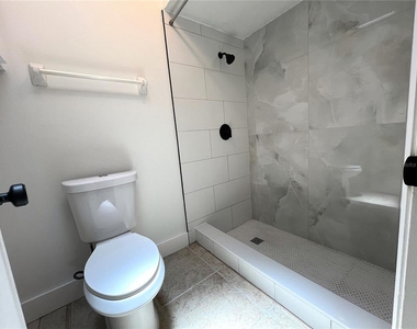 3121 Heartwood Avenue - Photo Thumbnail 16