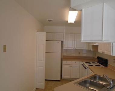 2550 N Alafaya Trail - Photo Thumbnail 3