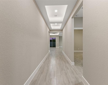 330 Royal Palm Way - Photo Thumbnail 8