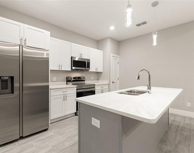 330 Royal Palm Way - Photo Thumbnail 14
