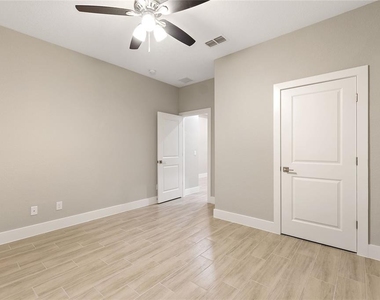 330 Royal Palm Way - Photo Thumbnail 9