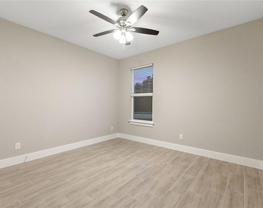 330 Royal Palm Way - Photo Thumbnail 10