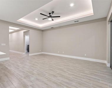 330 Royal Palm Way - Photo Thumbnail 11