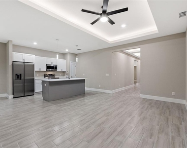 330 Royal Palm Way - Photo Thumbnail 25
