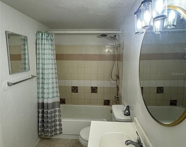 1940 Lake Atriums Circle - Photo Thumbnail 6