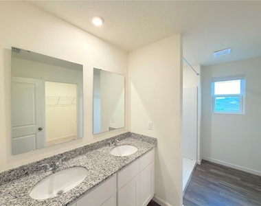 733 James Court - Photo Thumbnail 28