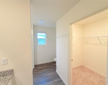 733 James Court - Photo Thumbnail 29