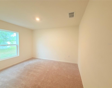 733 James Court - Photo Thumbnail 10