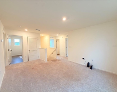 733 James Court - Photo Thumbnail 23