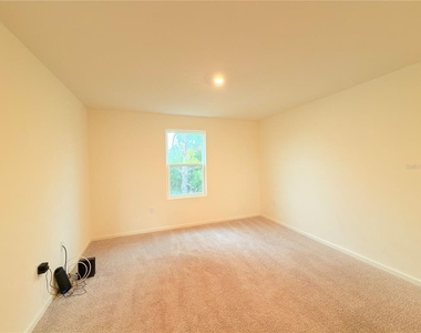 733 James Court - Photo Thumbnail 16