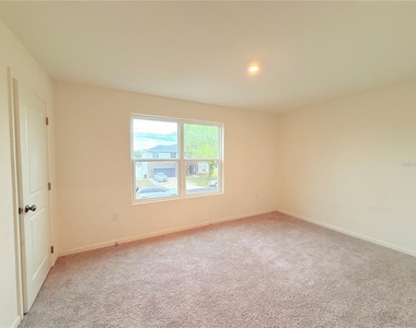 733 James Court - Photo Thumbnail 22