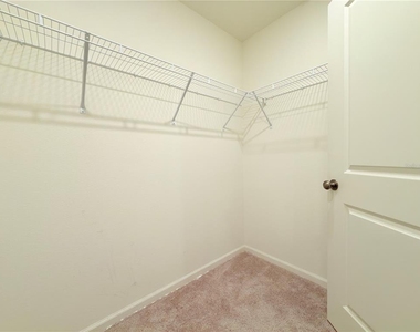 733 James Court - Photo Thumbnail 34