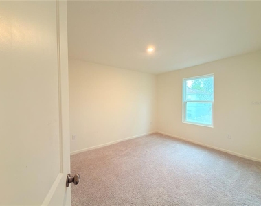 733 James Court - Photo Thumbnail 20
