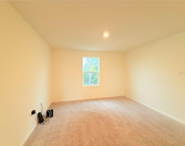 733 James Court - Photo Thumbnail 17