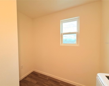 733 James Court - Photo Thumbnail 25