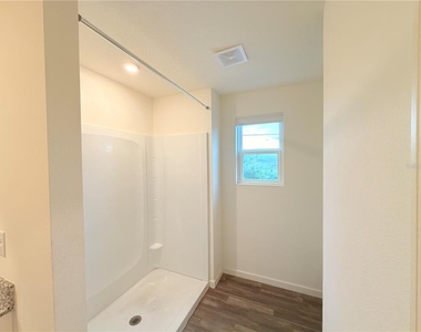 733 James Court - Photo Thumbnail 32