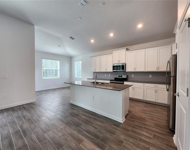 6278 Lakepine Street - Photo Thumbnail 4