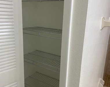 5452 E Michigan Street - Photo Thumbnail 6