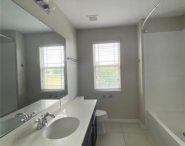 11807 Vermillion Ave - Photo Thumbnail 13