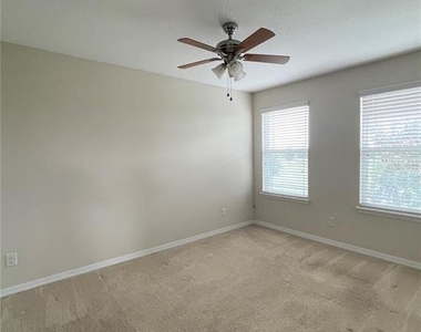 11807 Vermillion Ave - Photo Thumbnail 14