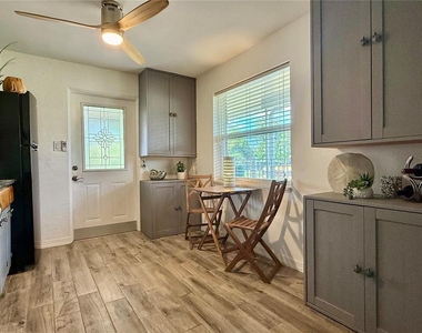 2440 Anastasia Drive - Photo Thumbnail 12