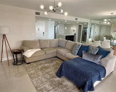 2900 N Atlantic Avenue - Photo Thumbnail 4