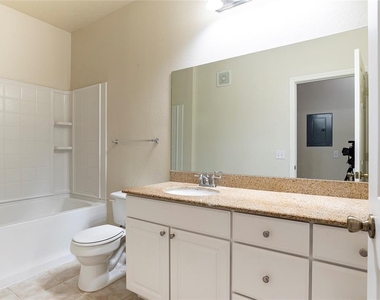 417 Southern Pecan Circle - Photo Thumbnail 7