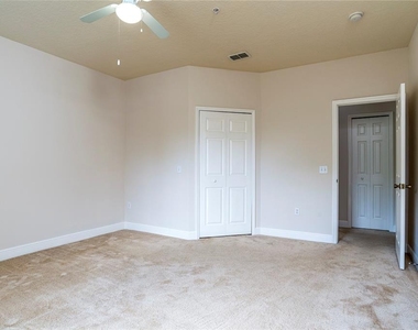 417 Southern Pecan Circle - Photo Thumbnail 5