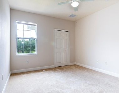 417 Southern Pecan Circle - Photo Thumbnail 8